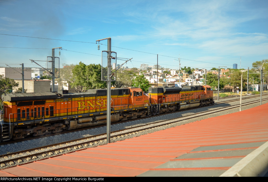 BNSF SD70ACe & C44-9W Locomotives